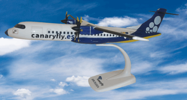 CANARYFLY "8 ISLAS"  ATR72-212 A   1/100   REF. 224356