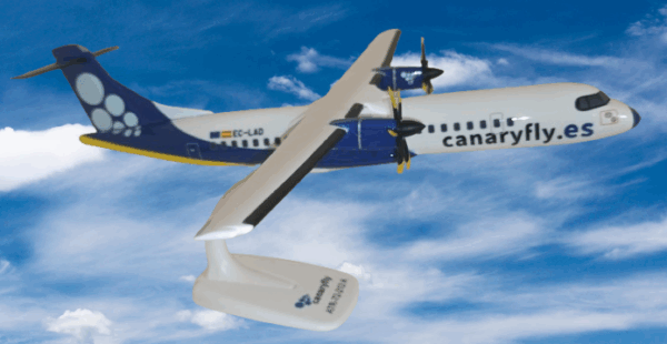 CANARYFLY "8 ISLAS"  ATR72-212 A   1/100   REF. 224356 - Imagen 2