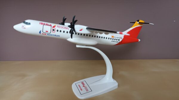 IBERIA REGIONAL  AIR NOSTRUM ATR72-500   1/100   REF IB REG AIR NOSTRUM