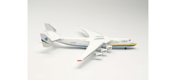 ANTONOV AIRLINES   AN-225    1/400   METAL     REF. 562287