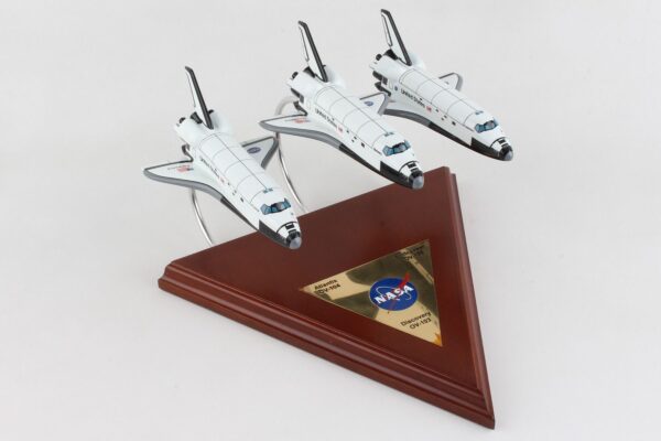 SPACE SHUTTLE NASA  3 MODELS   1/200  EDIC LIMITADA  REF. E5320