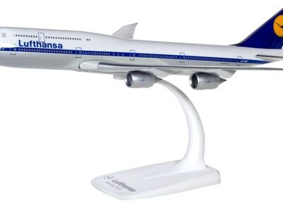 LUFTHANSA RETRO     B747-800    1/250     REF   610599