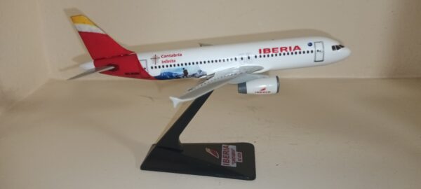 IBERIA "CANTABRIA"  A320   1/200  REF. IBERIA-CANTABRIA - Imagen 2