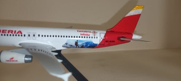 IBERIA "CANTABRIA"  A320   1/200  REF. IBERIA-CANTABRIA - Imagen 3