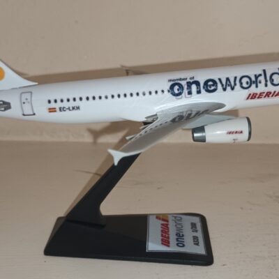 IBERIA  "ONE WORLD"  A320   1/200      REF. IB ONE WORLD