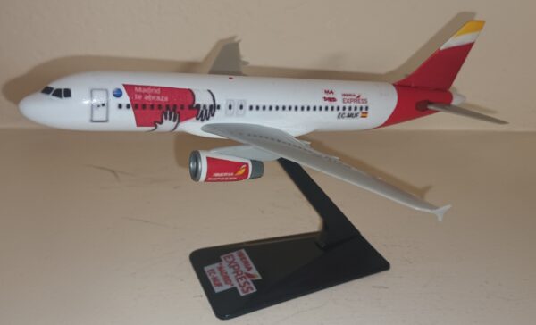IBERIA EXPRESS "MADRID"   A320   1/200    TRF. IB-EXP MADRID - Imagen 2
