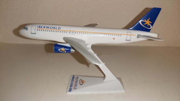 IBERWORLD  (ESPAÑA)    A320      escala: 1/200     ref. IBERWORLD A320