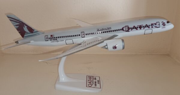 QATAR AIRWAYS  B787-900    1/200    REF. QATAR 787