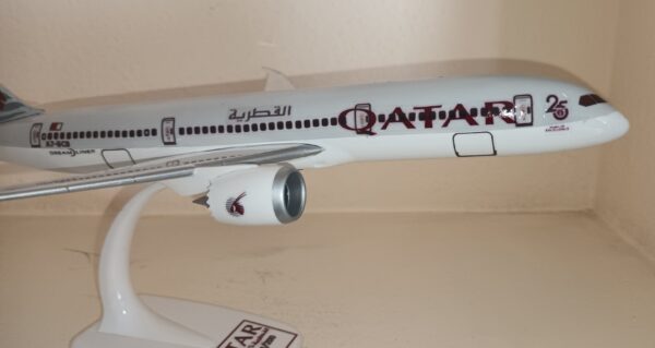 QATAR AIRWAYS  B787-900    1/200    REF. QATAR 787 - Imagen 3