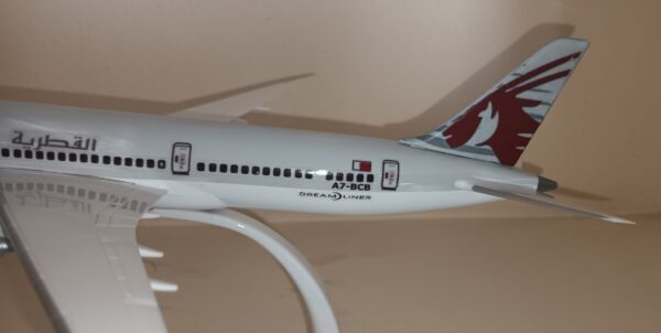 QATAR AIRWAYS  B787-900    1/200    REF. QATAR 787 - Imagen 4